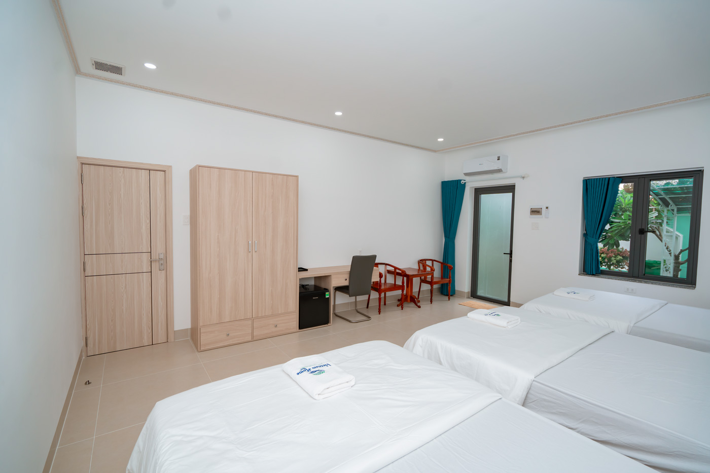 Phòng 3 giường cho 6 người